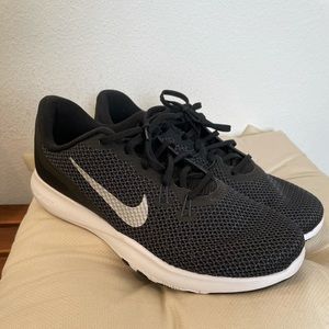Nike Training Sneakers in Black